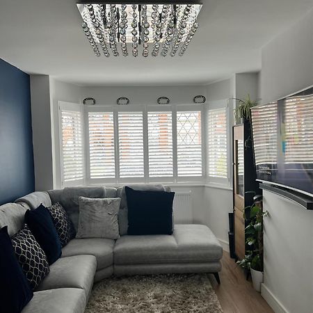 Double Room In Great Barr Near M5 - M6 - Parking - Tv Bed-Garden Birmingham Exterior photo